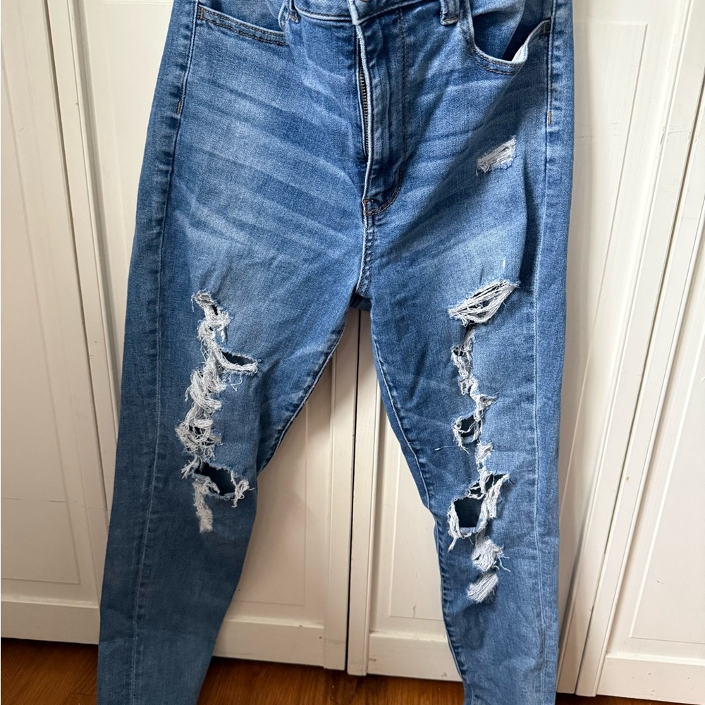 American Eagle Outfitters High Rise Blue Jeans with Distressed Details